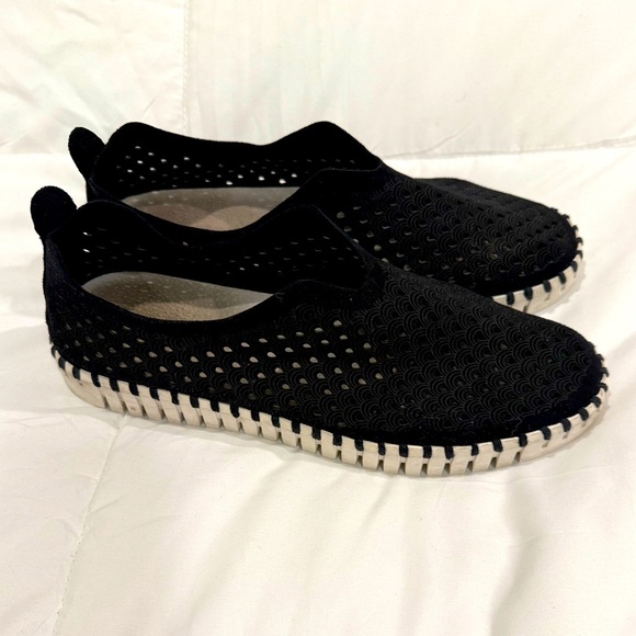 Ilse Jacobsen Tulip Perforated Sneaker (Women)
Size 40 Size 10 - Picture 1 of 7